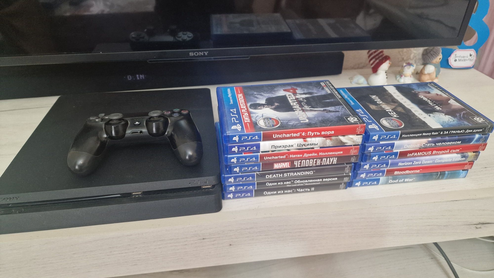 PlayStation 4 Slim 1tb + 13 дисков