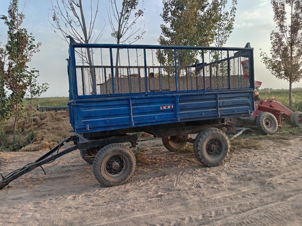 Traktor tirkama sotiladi