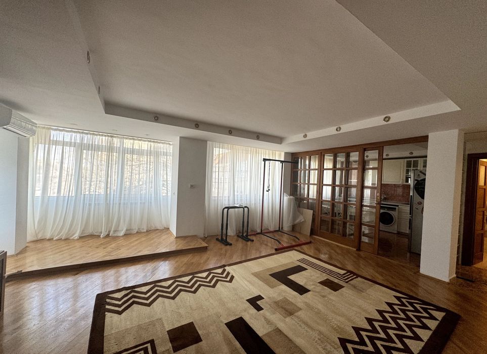 Apartament spaţios cu 4 camere, complet mobilat, zona Băneasa