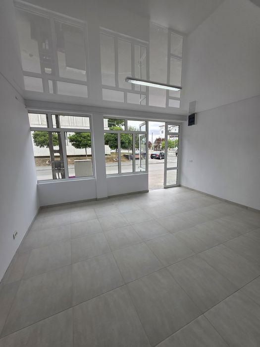 Spațiu Comercial – 100 mp – Central Rovinari