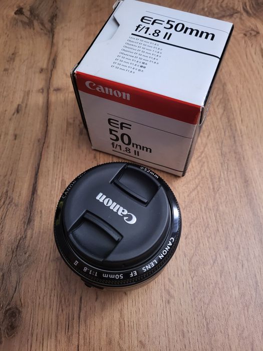 Объектив Canon EF 50mm f/1.8 II