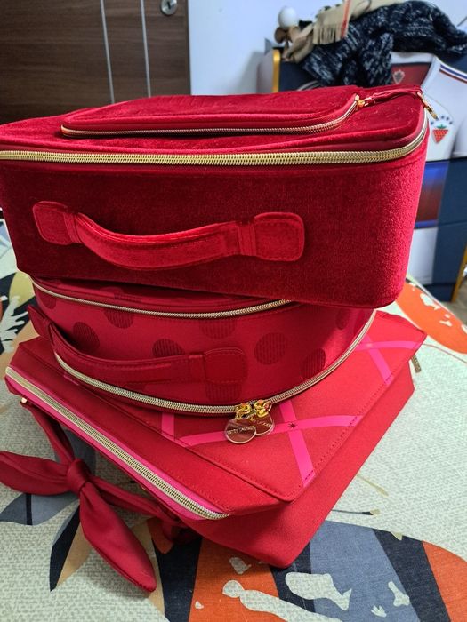 Vand genti pt cosmetice Estee Lauder