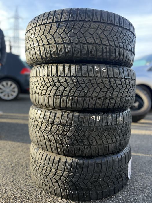Зимни гуми 17” Firestone205/55/17 . DOT18 в много добро състояние .