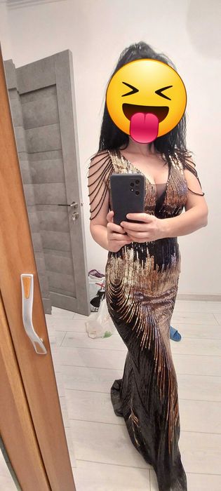 Vand rochite elegante fiecare 200 lei!