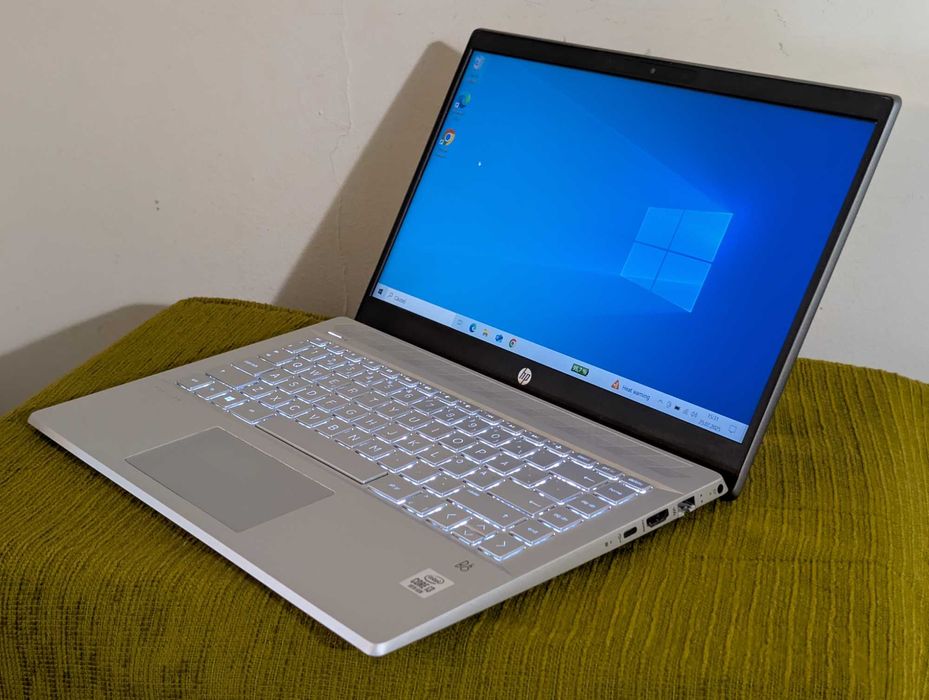 Laptop Hp pavilion 14, procesor Intel i3 Gen.10, SSD 256, Ram 8GB