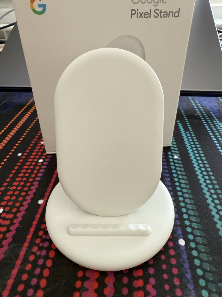 Безжично зарядно Google Pixel Stand (1st gen)