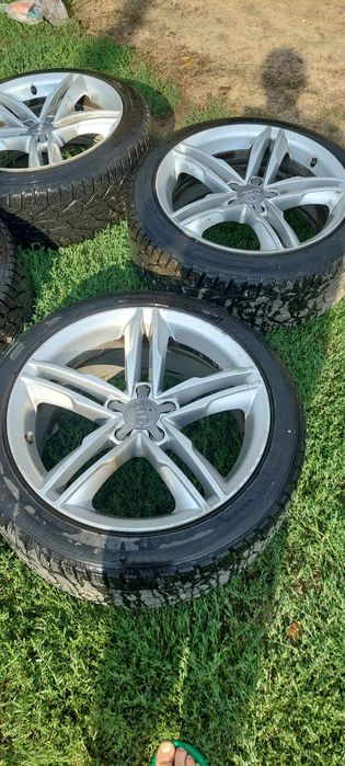 Vând jante de audi