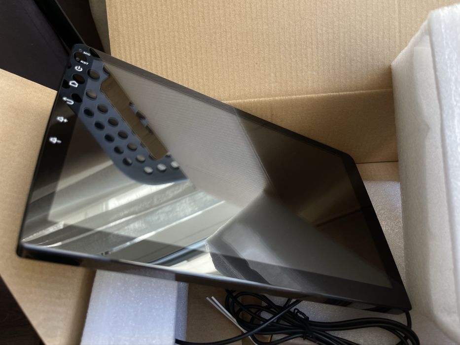 Андроид Авто Магнитола 10,1 дюйм ,память 4/64gb. Шустрый дисплей