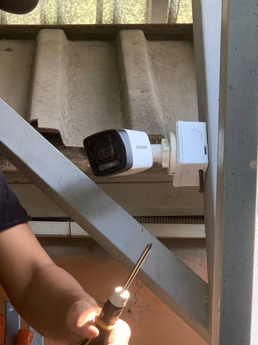 Камеры видеонаблюдения для контроль персонала, кассы и клиентов.