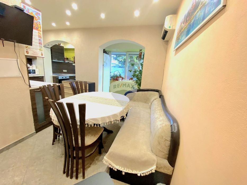 Продава се Тристаен апартамент в Варна, Възраждане 2 - 86 кв.м за 2024 €/кв.м - Снимка #2