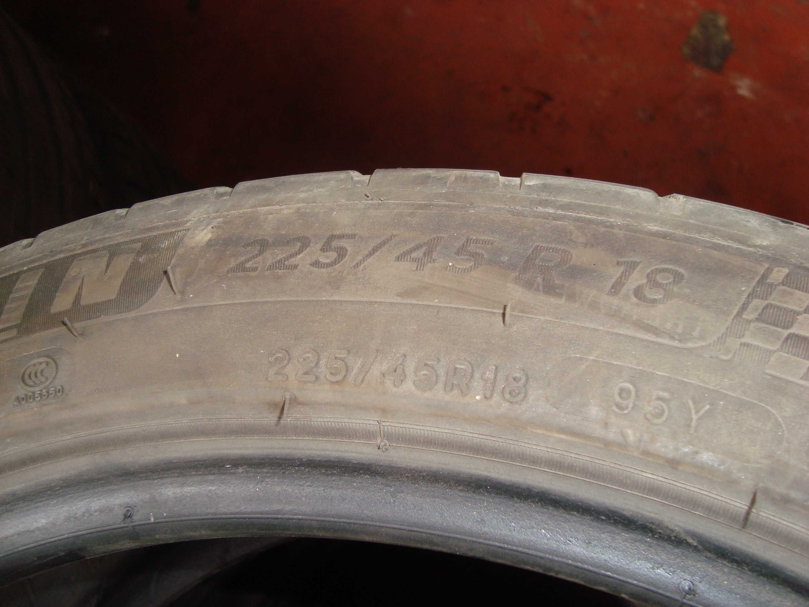 Летни гуми Pirelli 245/45 ZR18 (100Y) P Zero