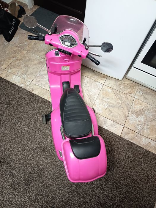 Продавам детски Електрически скутер