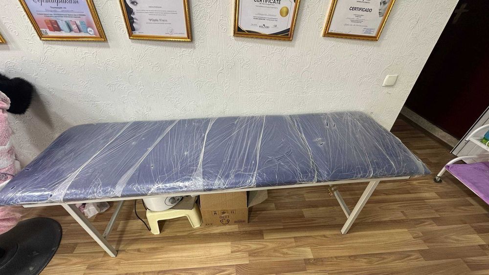 Массажний топчан и кушетка для салона