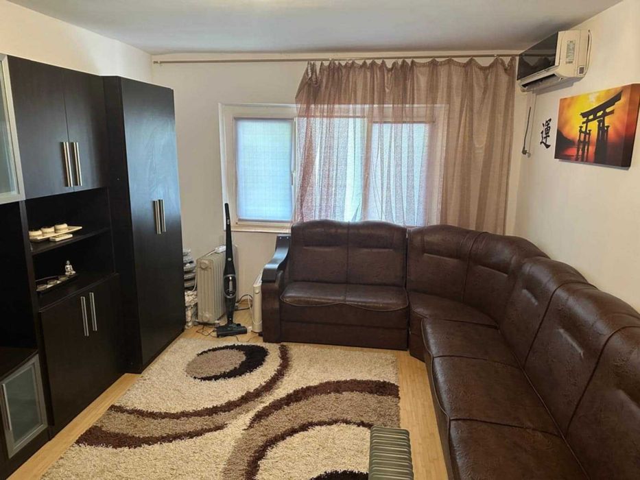 Vand apartament 2 camere decomandat in Ovidiu