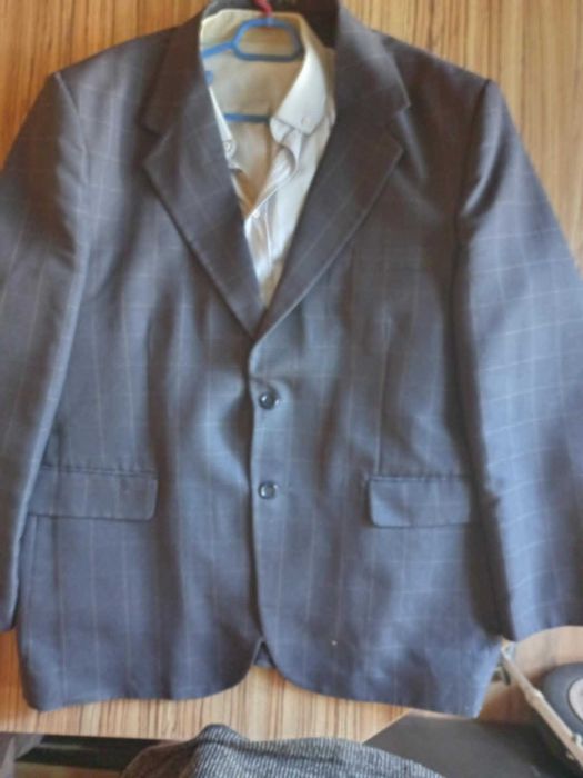продавам мъжко сако 58 60 размер