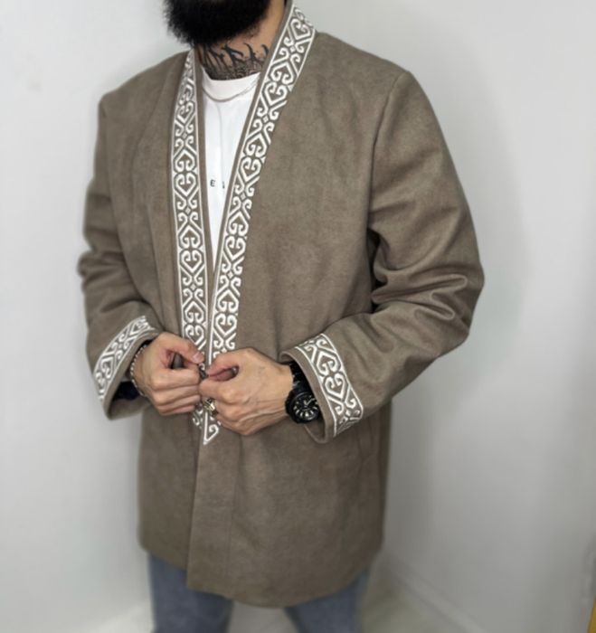 Национальный костюм и шапан мужские