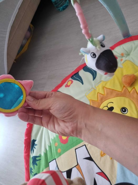 Salteluță de activități pentru bebeluși
