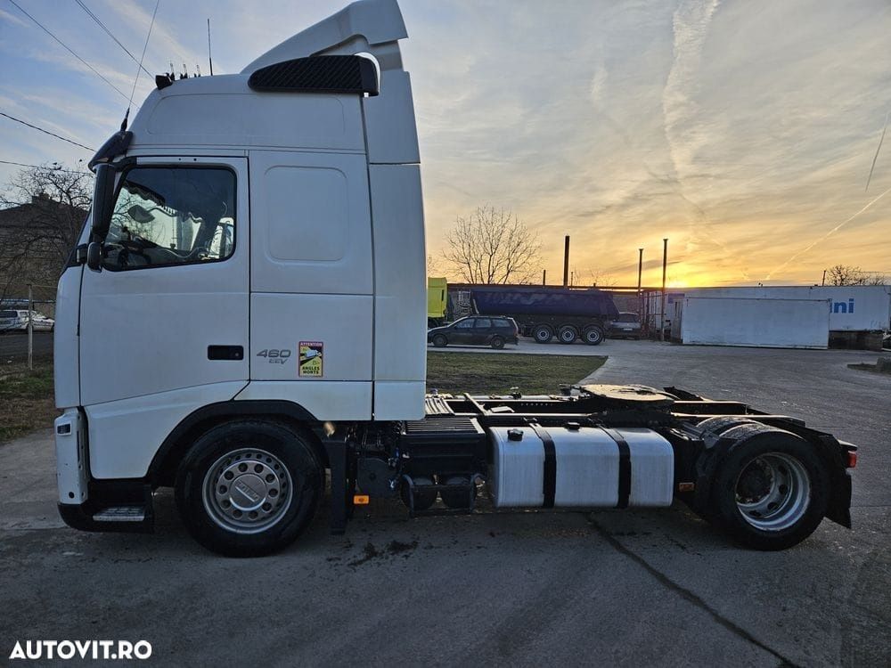 Vand Volvo EEV 460 2012 

Masina lucreaza, a f