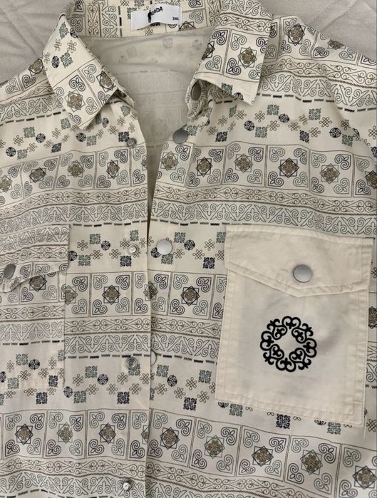 Рубашки. Куртка. Шарф