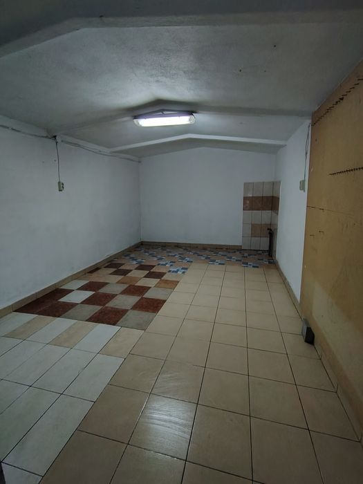 Închiriez garaj depozitare