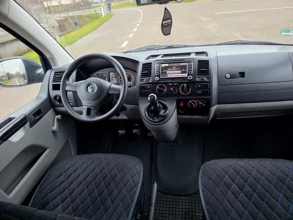 Volkswagen Caravelle/Transporter 2.0tdi Euro 5 model cu 8 locuri