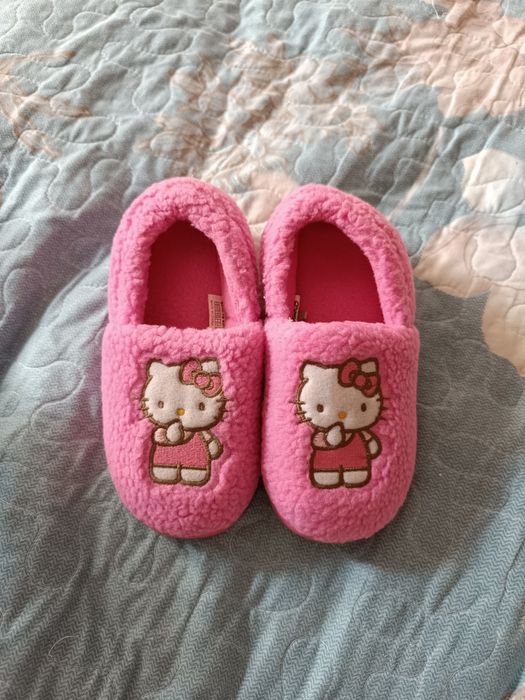 Продается обувь для девочки