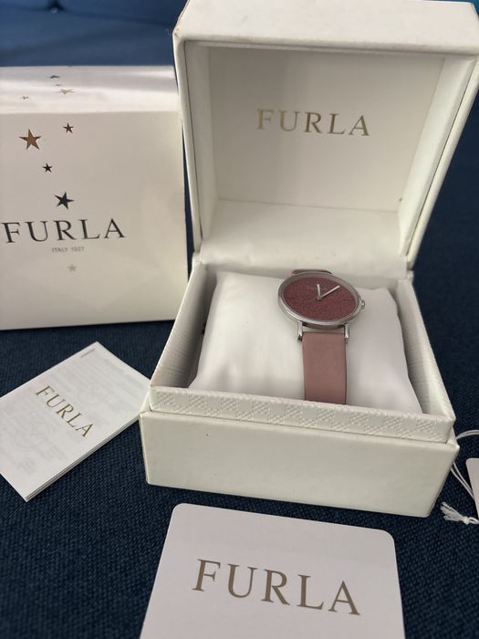 Часовник Furla, с оргиналната си  кутия