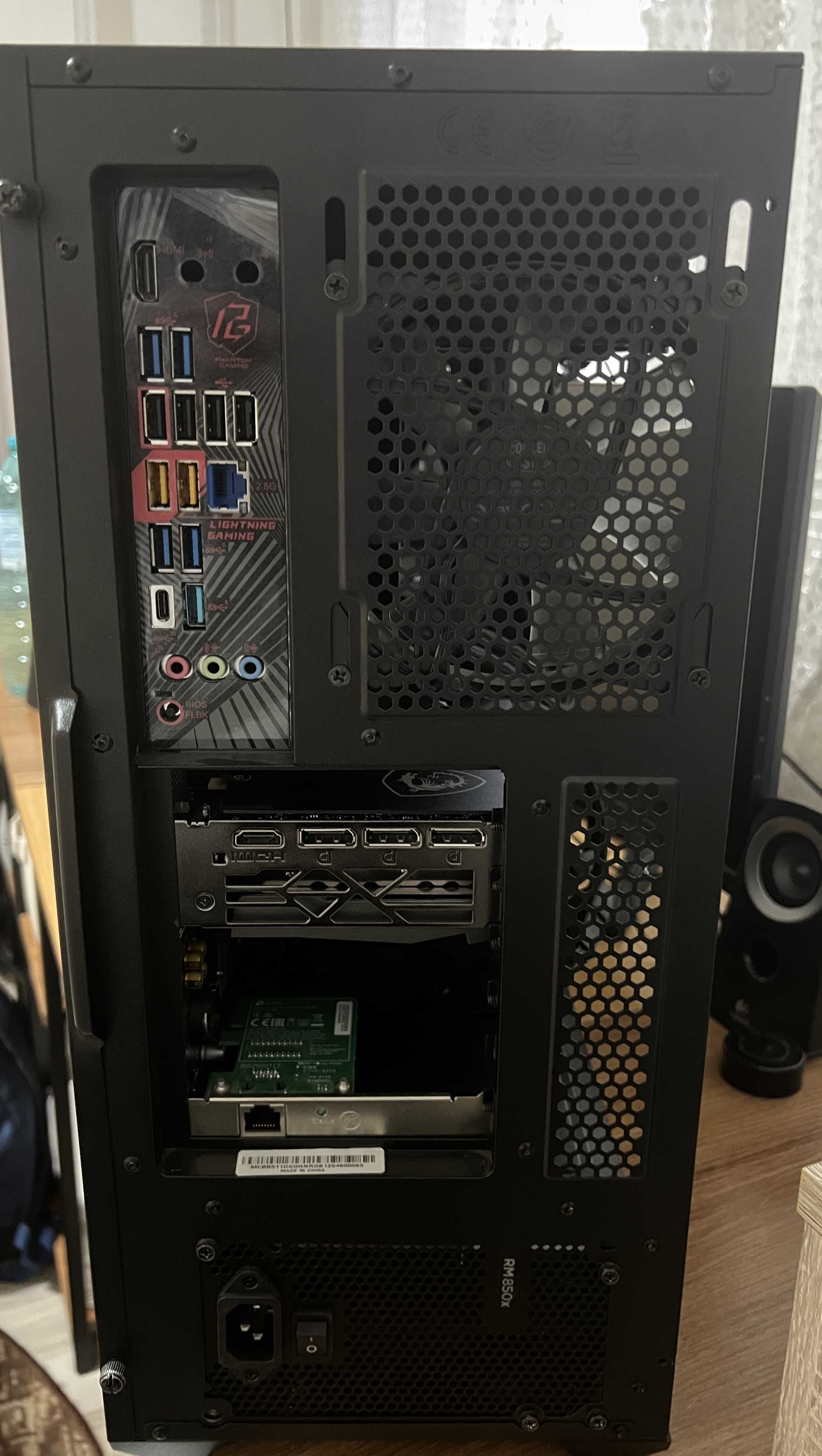 Геймърски компютър AMD Ryzen 7 7800X3D. RTX 4070 Ti, 32GB RAM