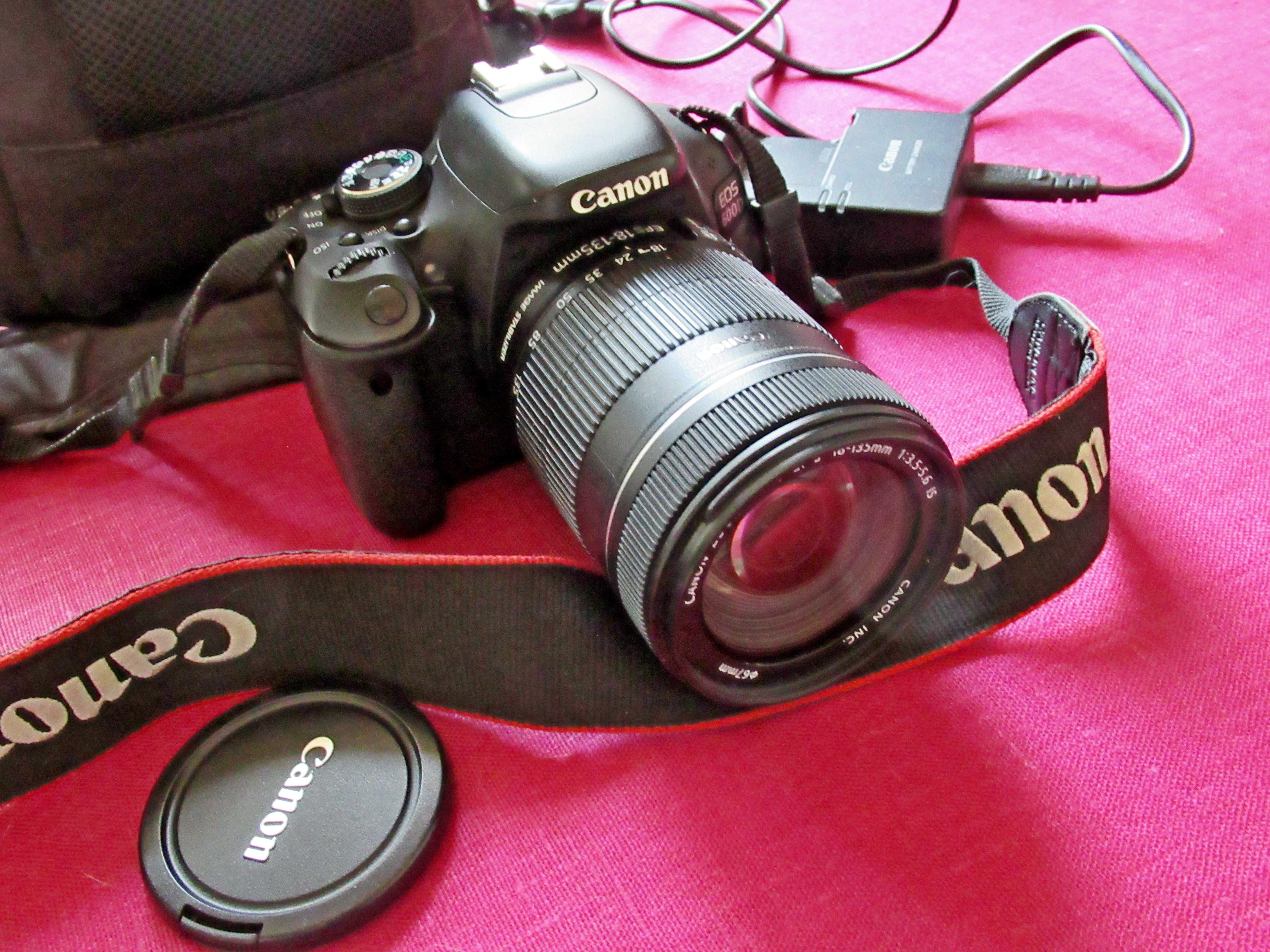 Цифровой фотоаппарат Canon 600D c объективом 18-135 мм