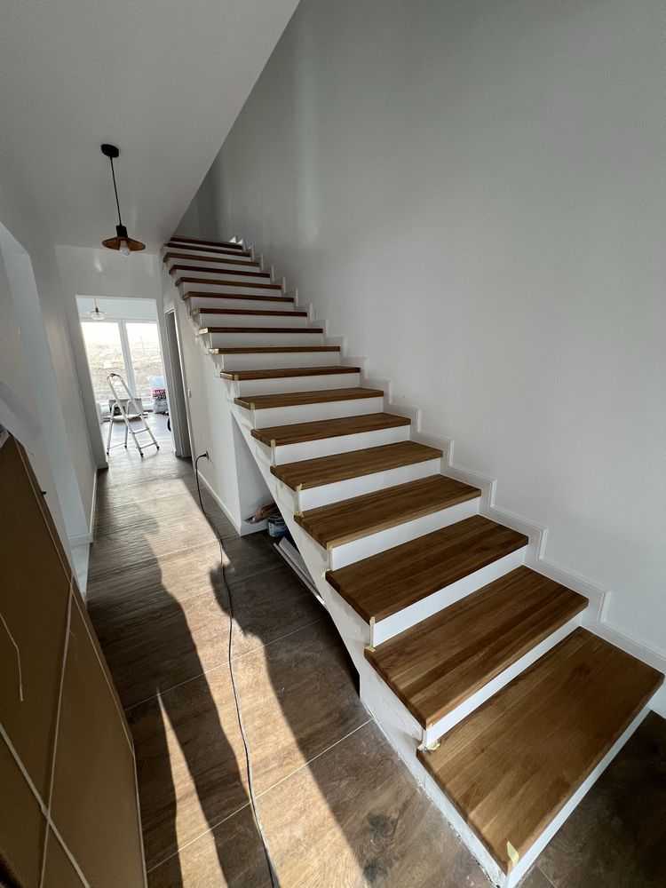 Trepte lemn  interior/ exterior ( stejar, fag, brad)