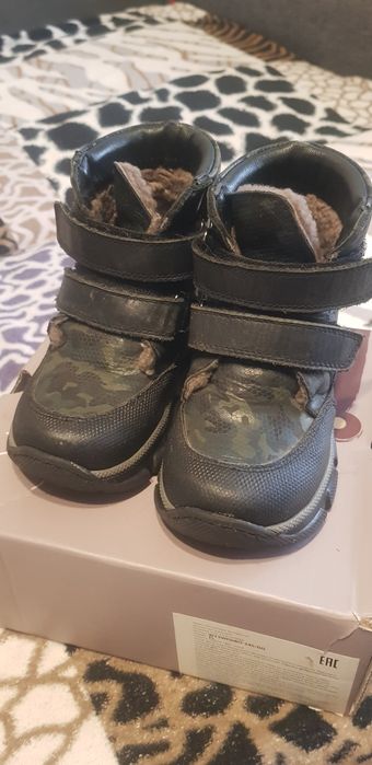 Продам детские зимние сапоги