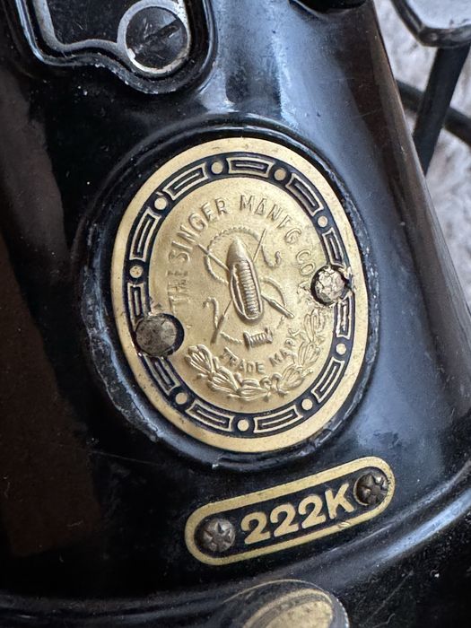 Mini masina de cusut singer 222k