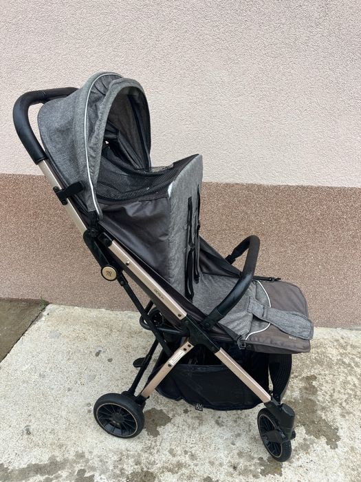 Лятна количка Мони