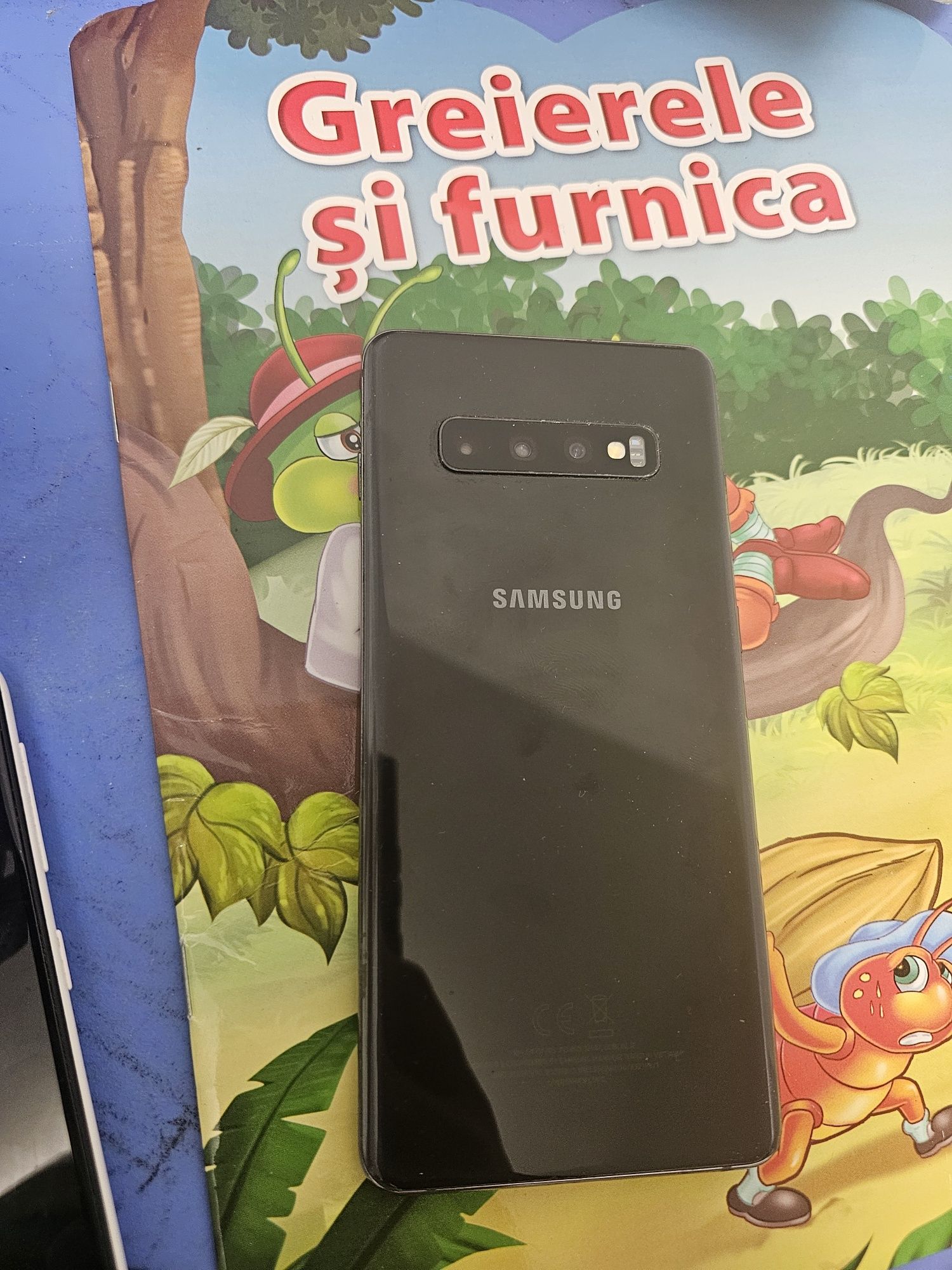 Vând s10 plus  fisurat