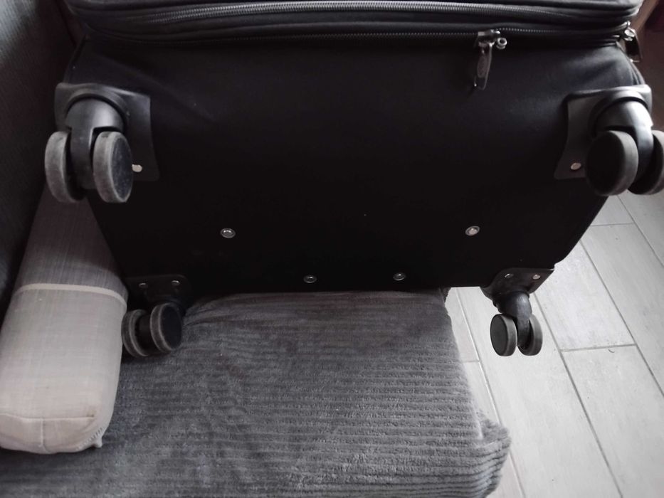 Голям куфар, като нов