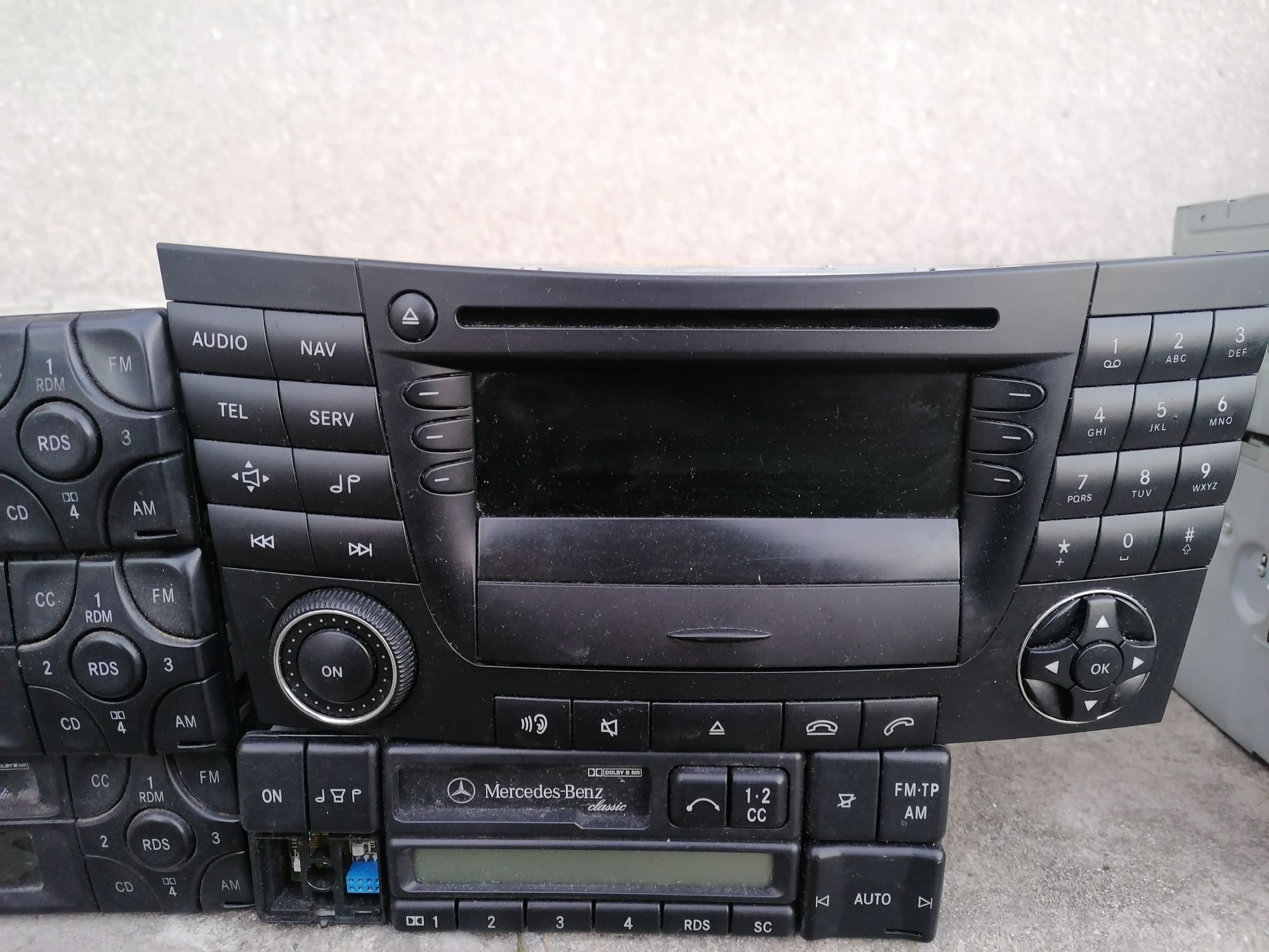 CD, радио и навигация за Mercedes W203 W209 W210 W211 W219 W164 W251