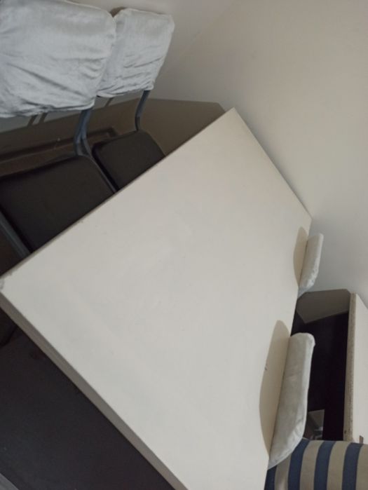 Parta stullar sotiladi