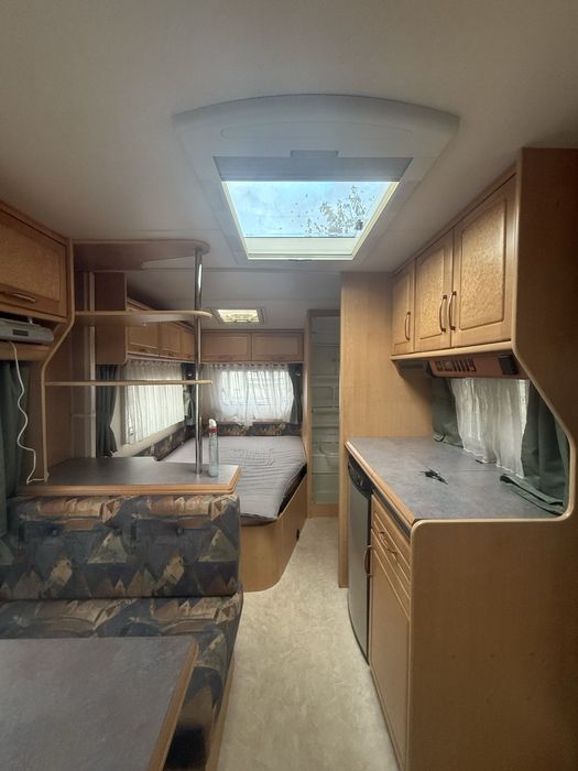 Rulota Hobby Exclusive 440,an 1998,4 pers,fransbed,cadita dus,dus