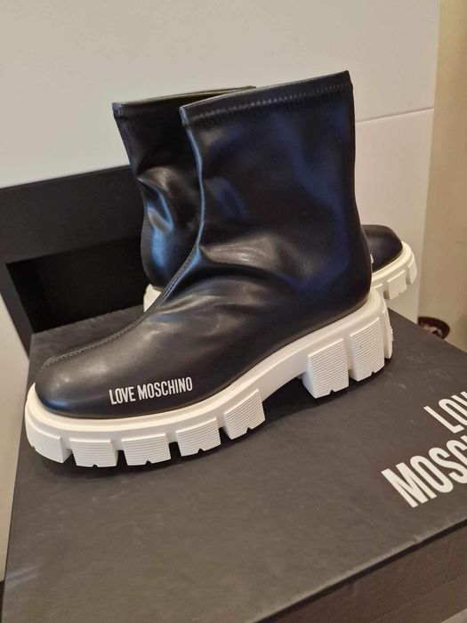 Love Moschino,боти 37,38 номер