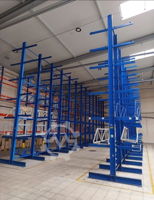 Rafturi metalice cantilevar