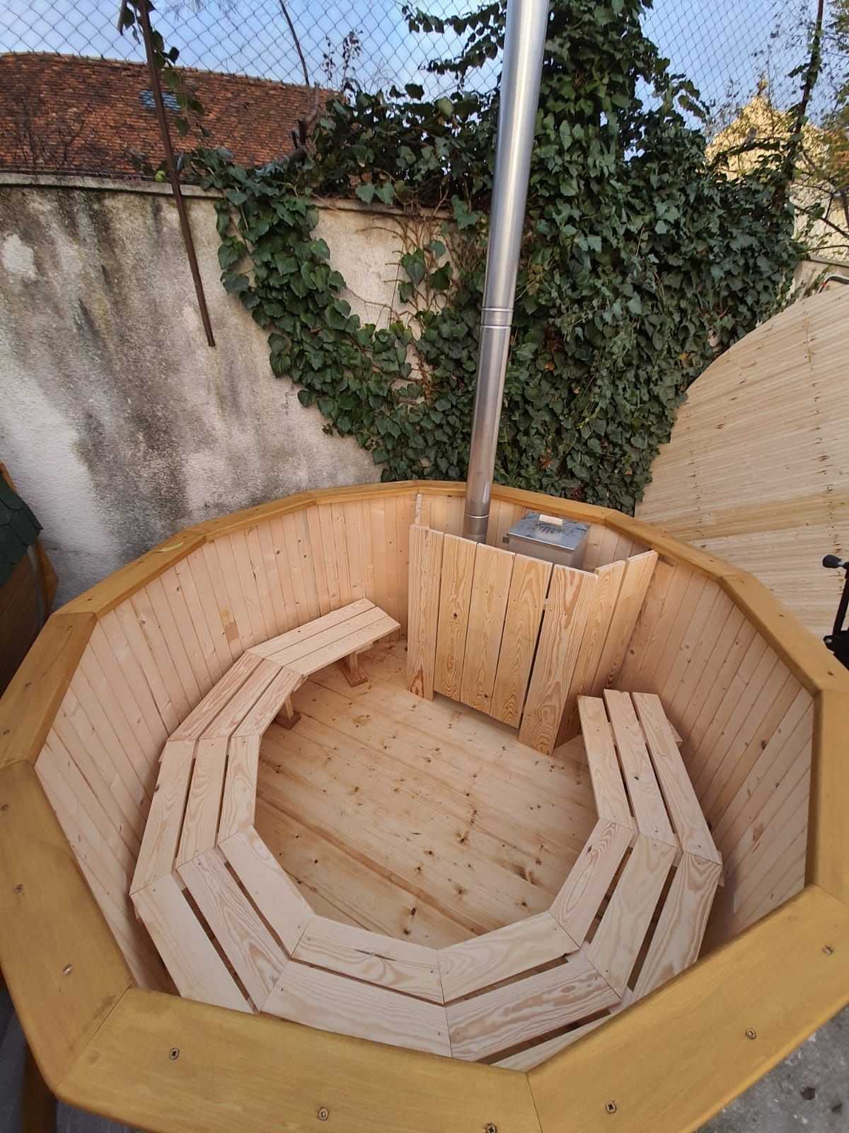 Ciubar și sauna din lemn pentru exterior