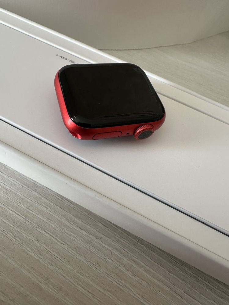 Apple watch 6 в отличном состоянии