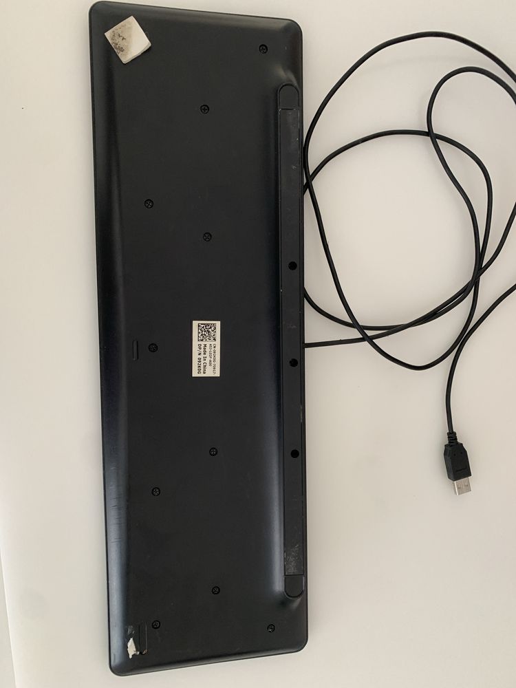 Vând tastatura cu cablu Dell