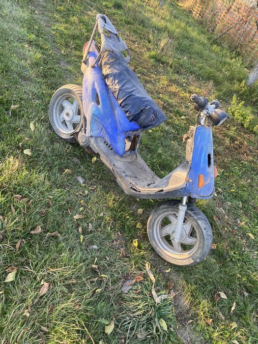 Vand 3 scutere si o motocicleta