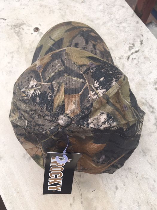 Шапки с козирка - камуфлирани - Browning и Rocky, нови - 10 лева брой