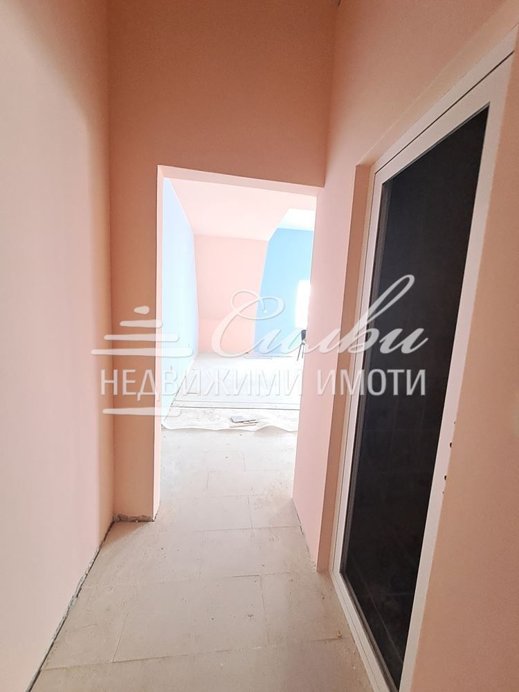 Продава се Двустаен апартамент в Шумен, Боян Българанов 2 - 85 кв.м за 990 €/кв.м - Снимка #5