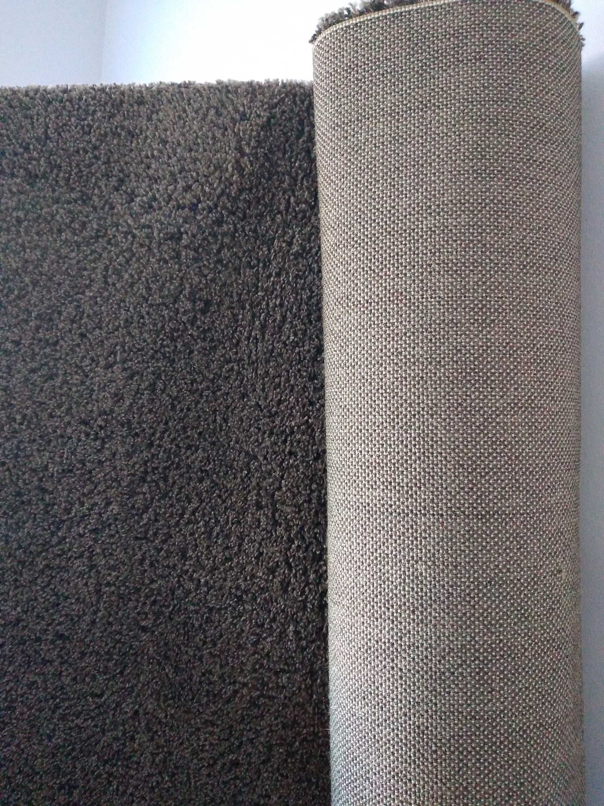 Продавам малко употребяван килим ADUM - ИКЕЯ, размер 170х240
