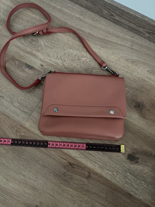 Кожена дамска чанта