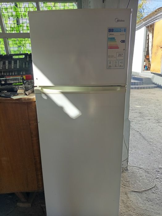Холодильник Midea