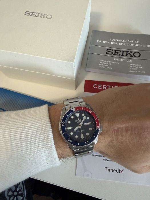 часовник seiko 5 pepsi